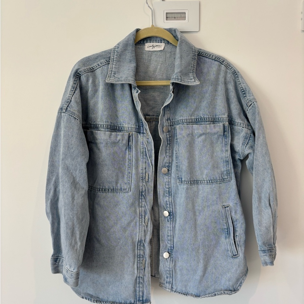Carly Jean Los Angeles Blue Denim Jean Jacket Relaxed Fit